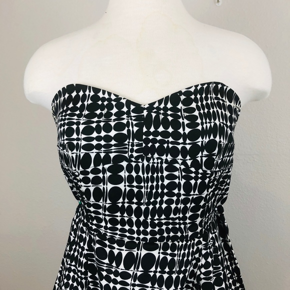 [Calvin Klein] Black/White Strapless Dress - Picture 2 of 7